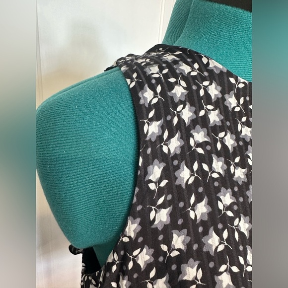 Ann Taylor Loft Sleeveless Tunic small razor back - Picture 5 of 16